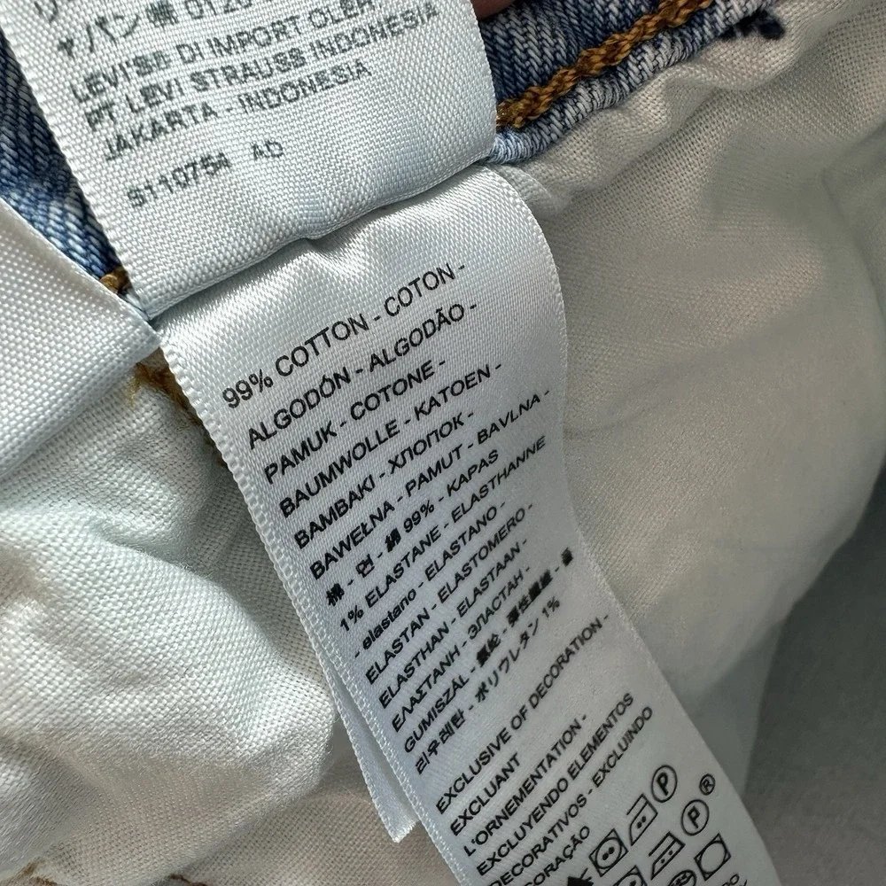 Levi's Women's 501 High Rise Two Tone Denim Jean Shorts Size 30 Button Fly Blue - Picture 8 of 12